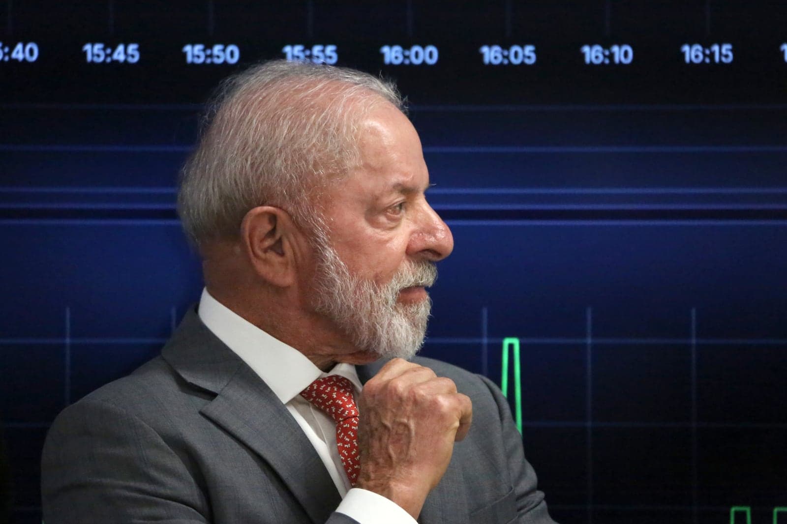 Após conversa com Trump, Lula discute Venezuela em viagem ao Panamá