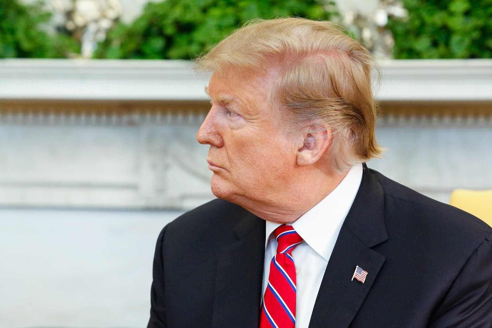 Trump quer comprar a Groenlândia em vez de invadi-la, diz secretário