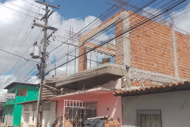Equatorial orienta sobre cuidados com a rede elétrica em obras e reformas
