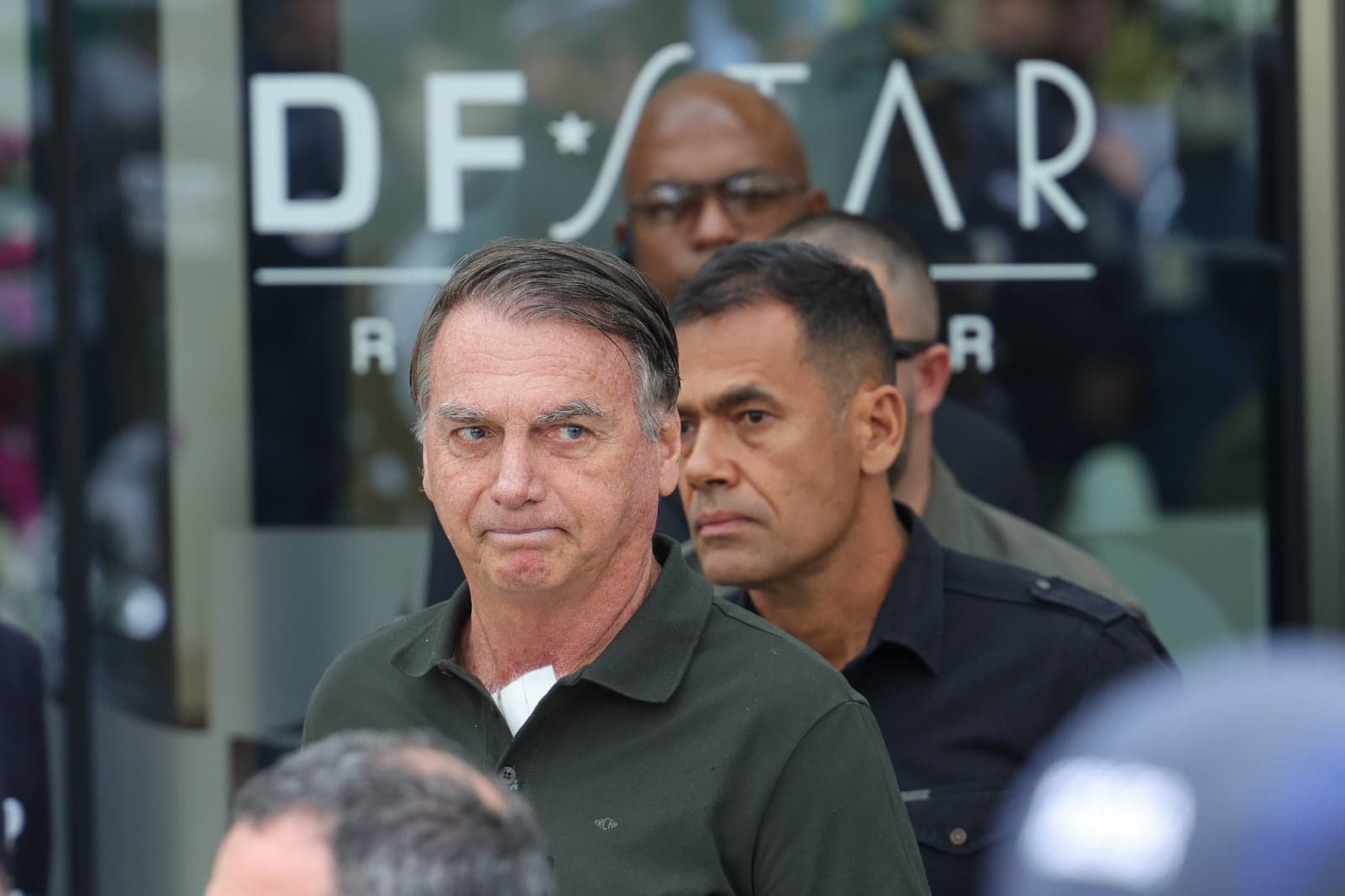 Moraes autoriza Bolsonaro a fazer exames hospitalares após queda da cama