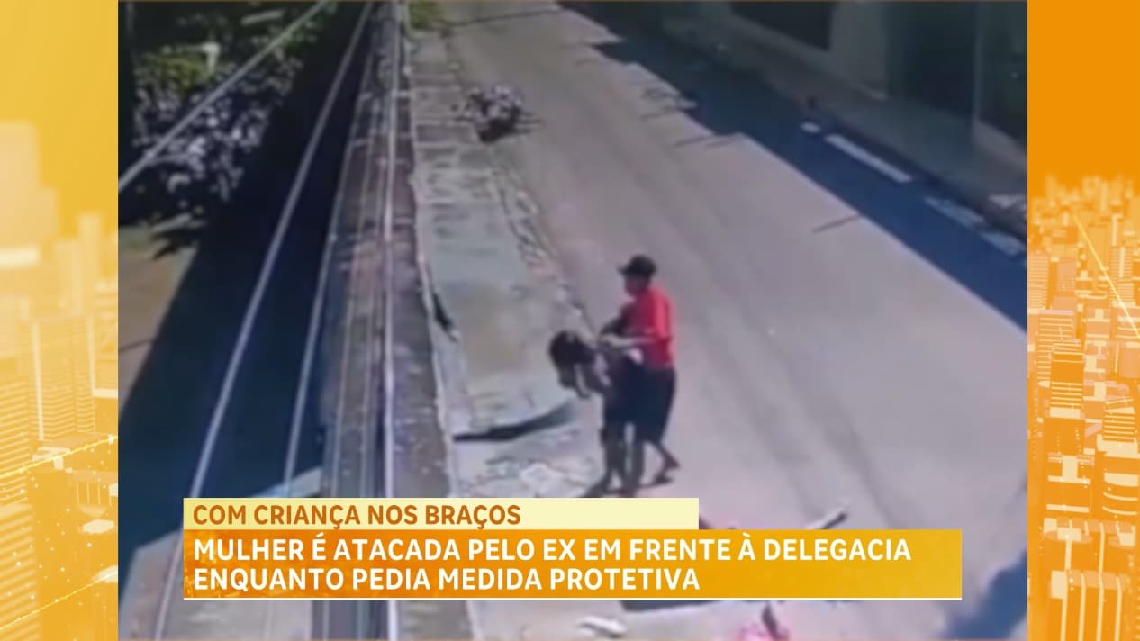 Mulher é atacada pelo ex em frente à delegacia enquanto pedia medida protetiva