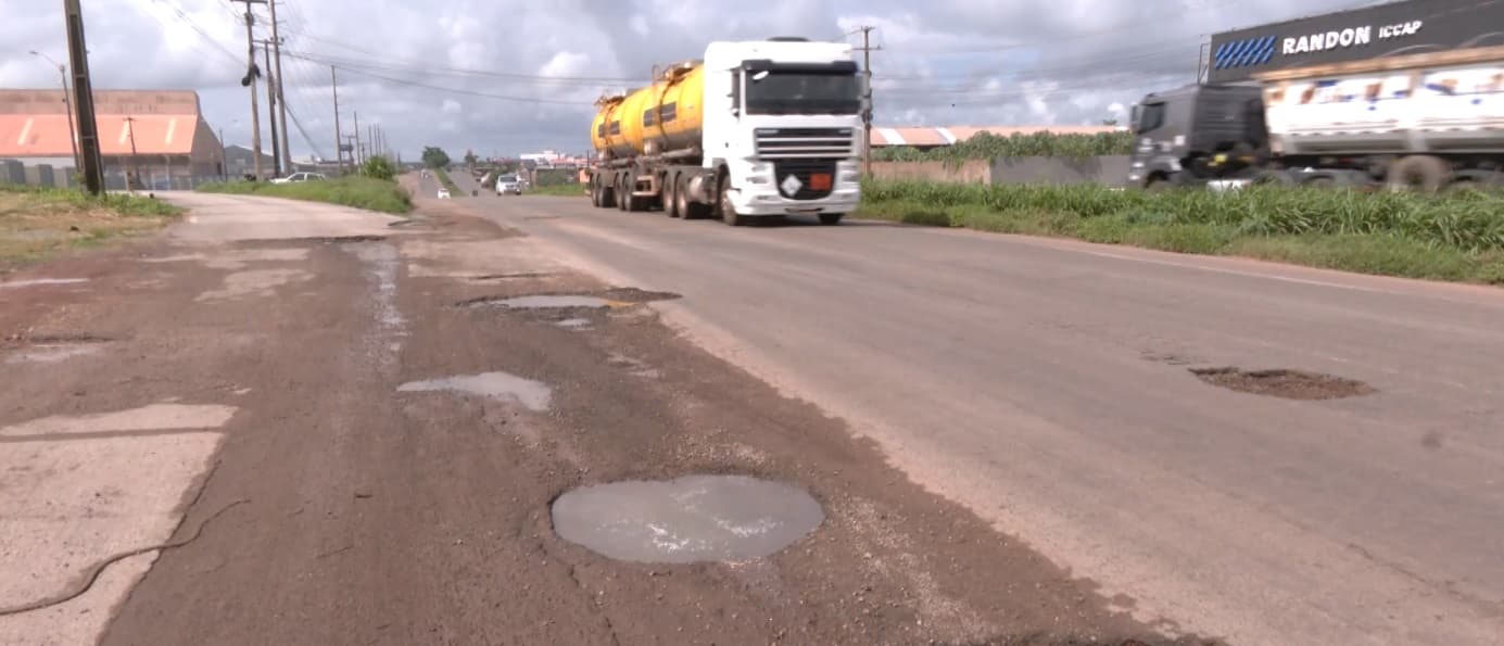 Buracos na BR-135 preocupam motoristas e aumentam risco de acidentes