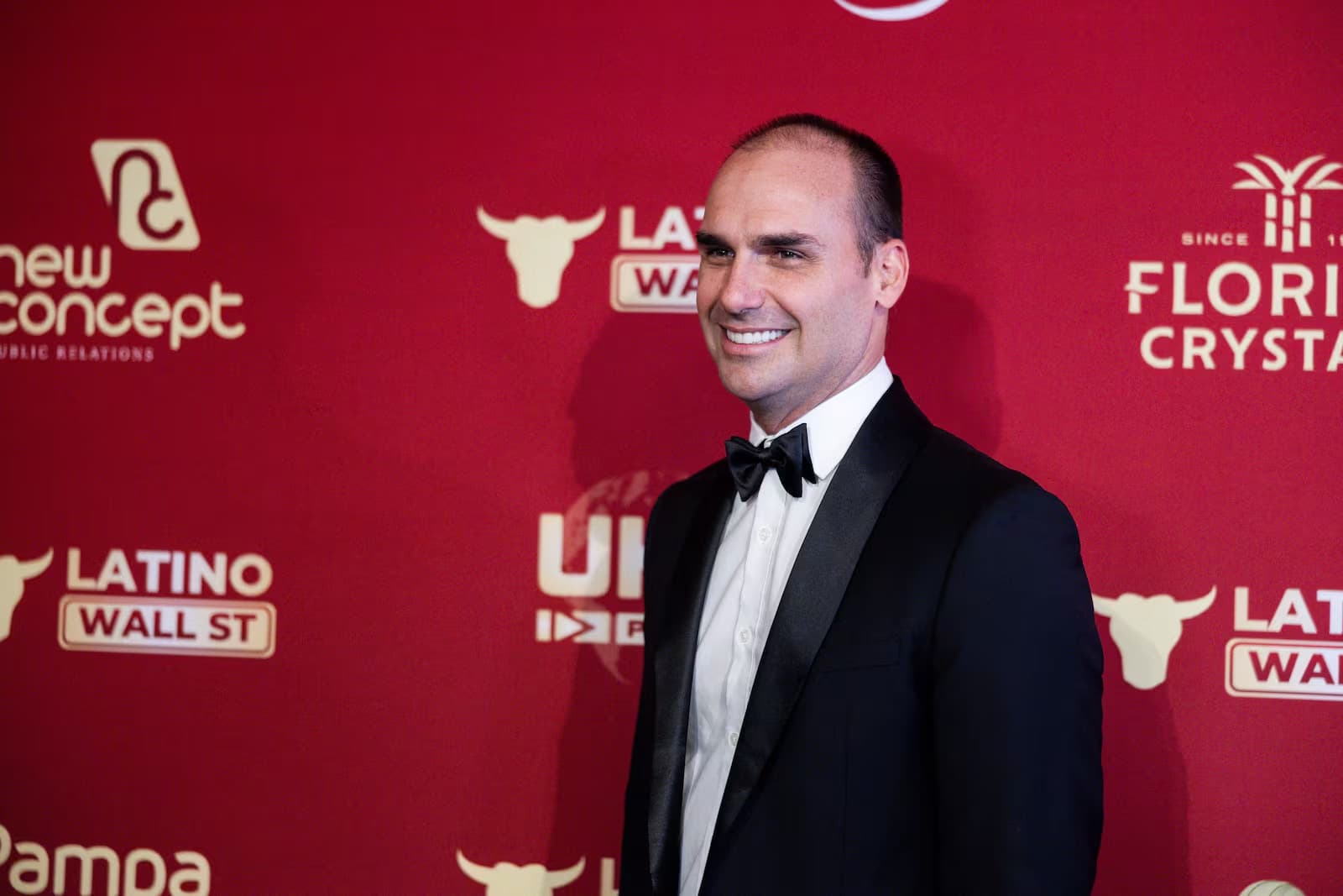 Diplomatas temem ‘faxina’ de Eduardo Bolsonaro e avaliam antecipar aposentadoria
