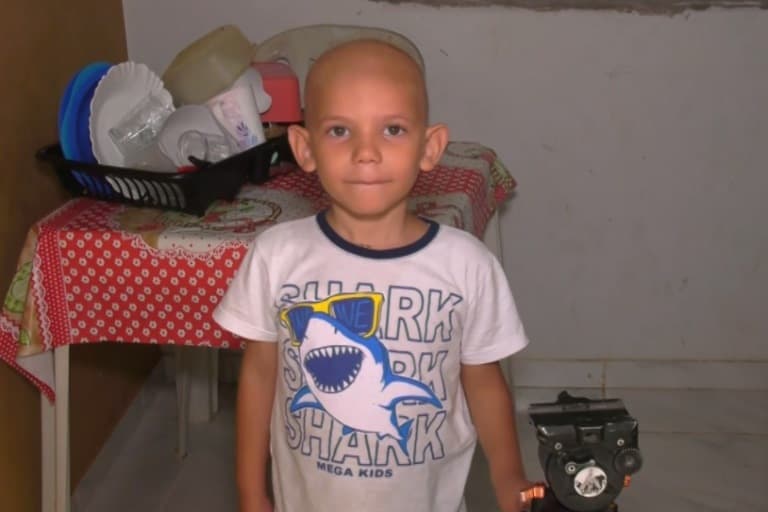 Criança de apenas 4 anos é diagnosticada com câncer grave e raro; Família clama por ajuda financeira