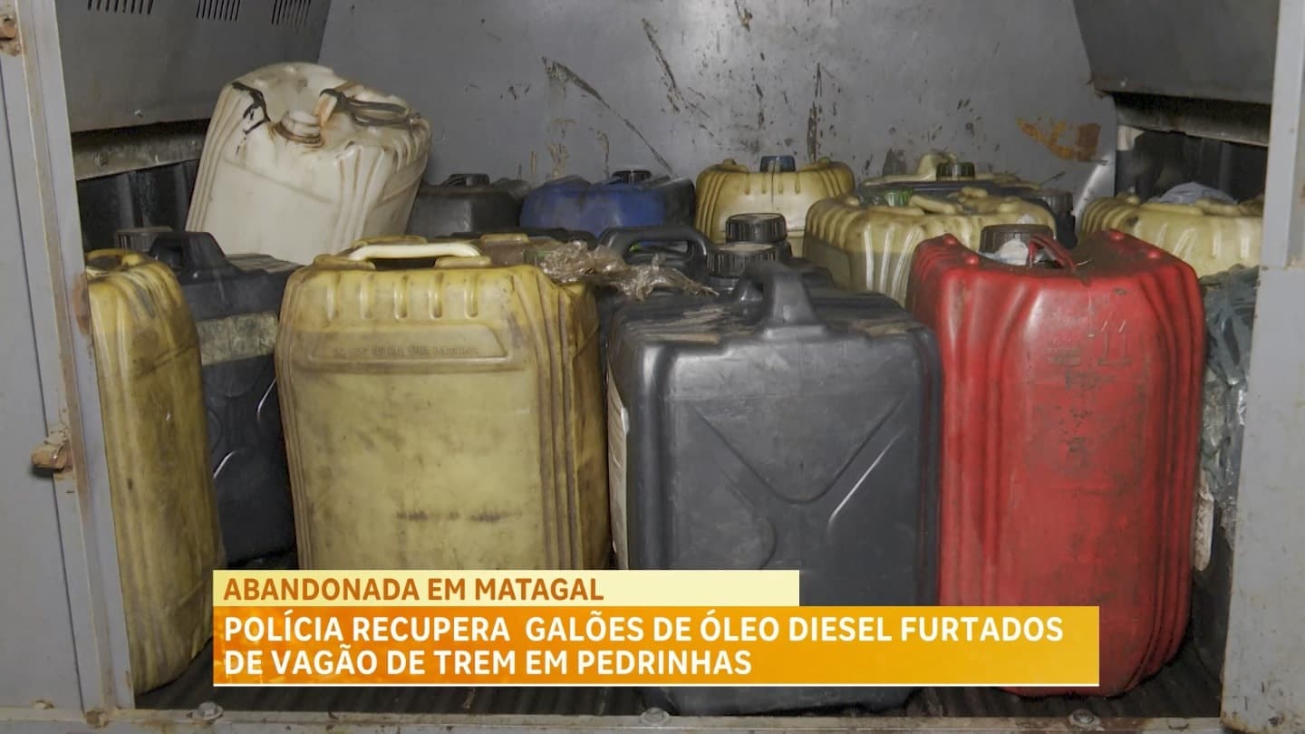 PM recupera galões de combustível em área de mata em Pedrinhas
