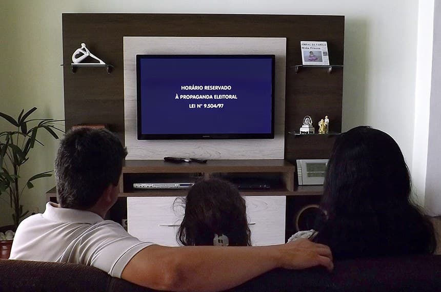 Eleições: propaganda gratuita no rádio e na TV volta nesta sexta (9)